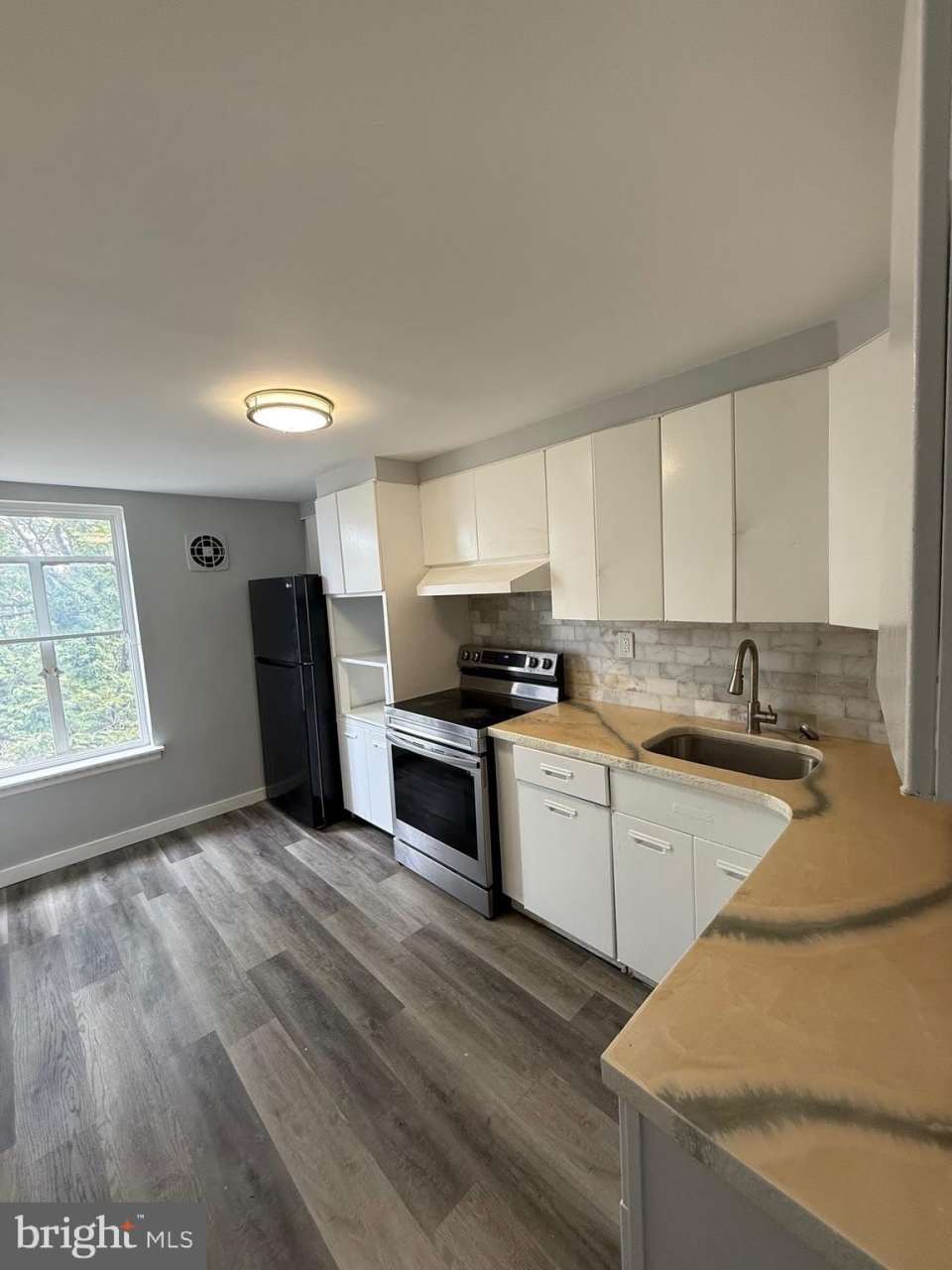 2003 DEVEREAUX Avenue unit: 2Nd Fl