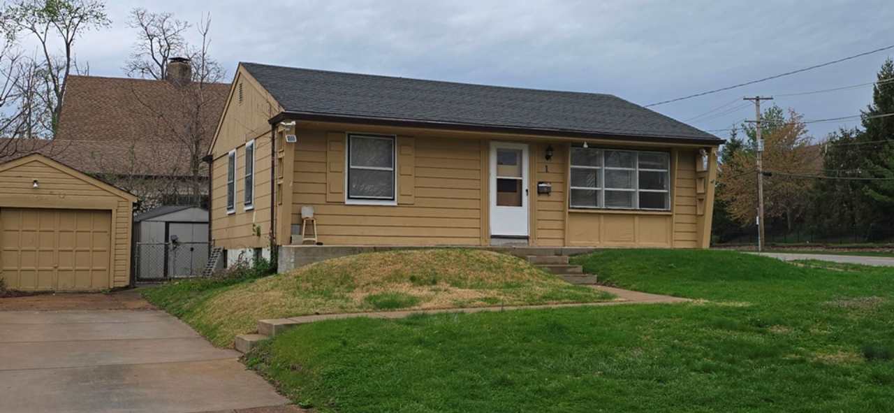 Newly Remodeled House for Rent in Crestwood