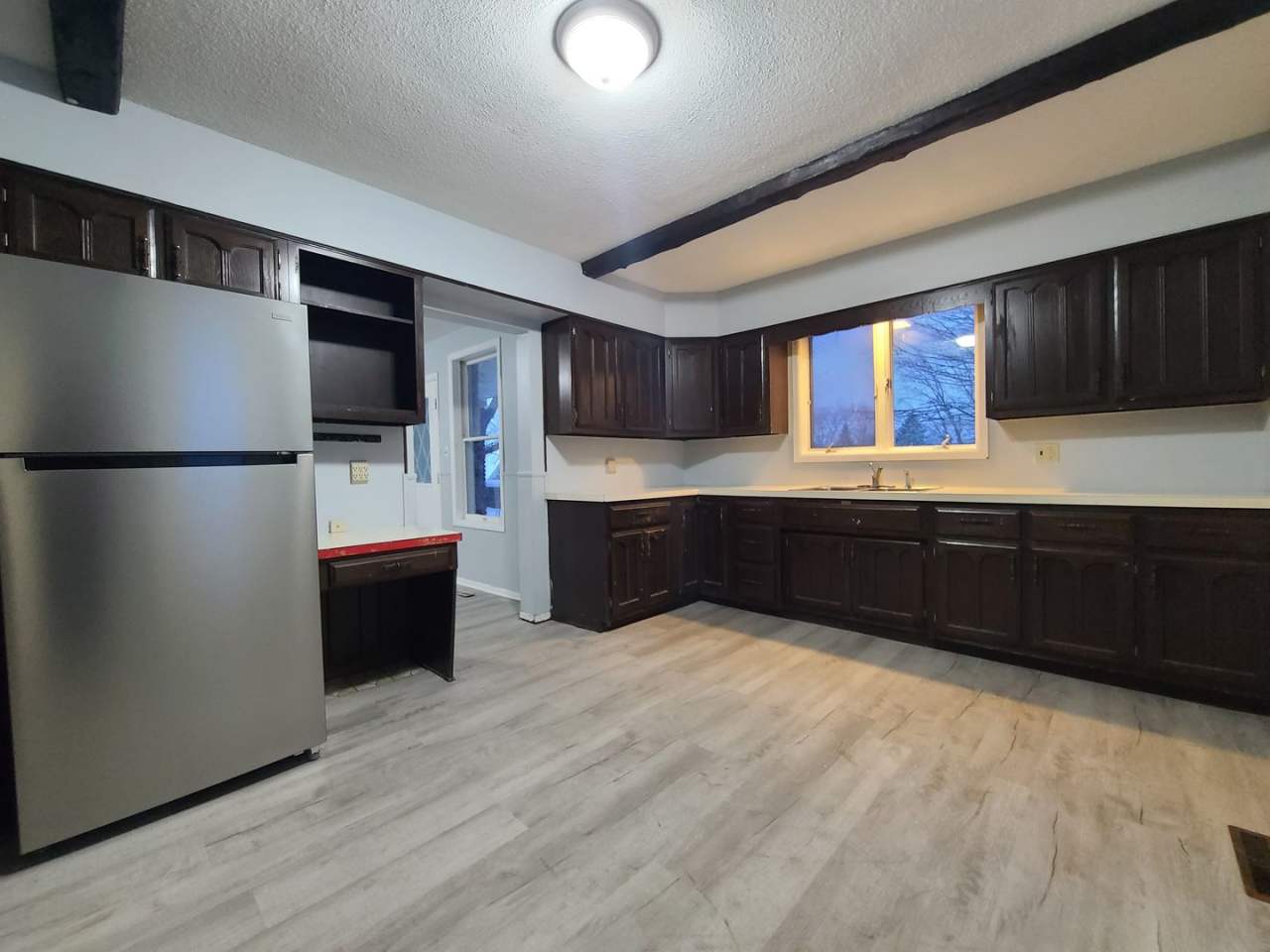 Spacious 5-bedroom, 2-bathroom home in Baroda