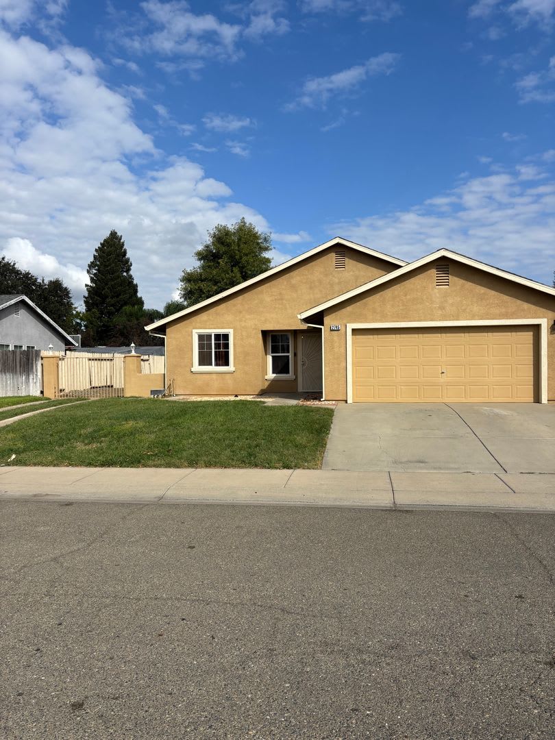 Single Family Home in Live Oak.