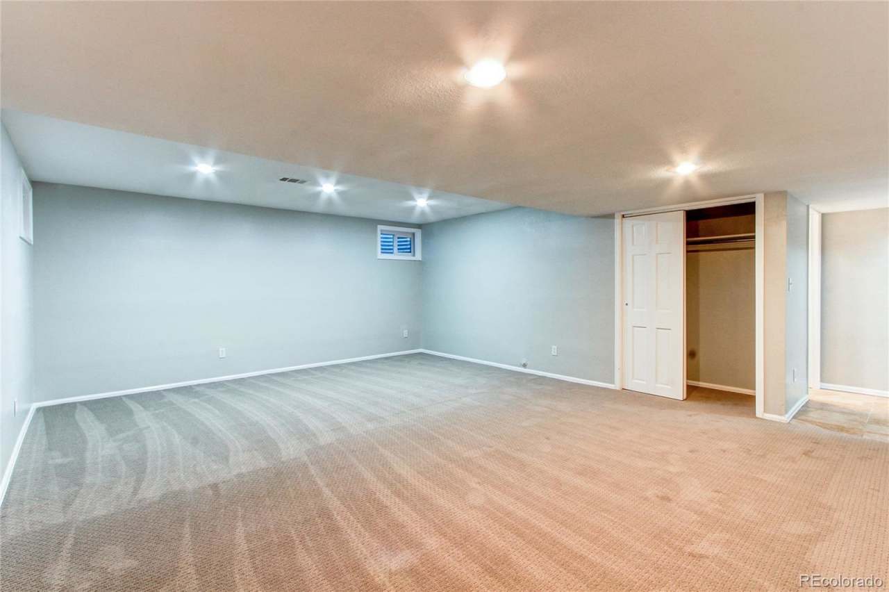 2621 South Vaughn Way