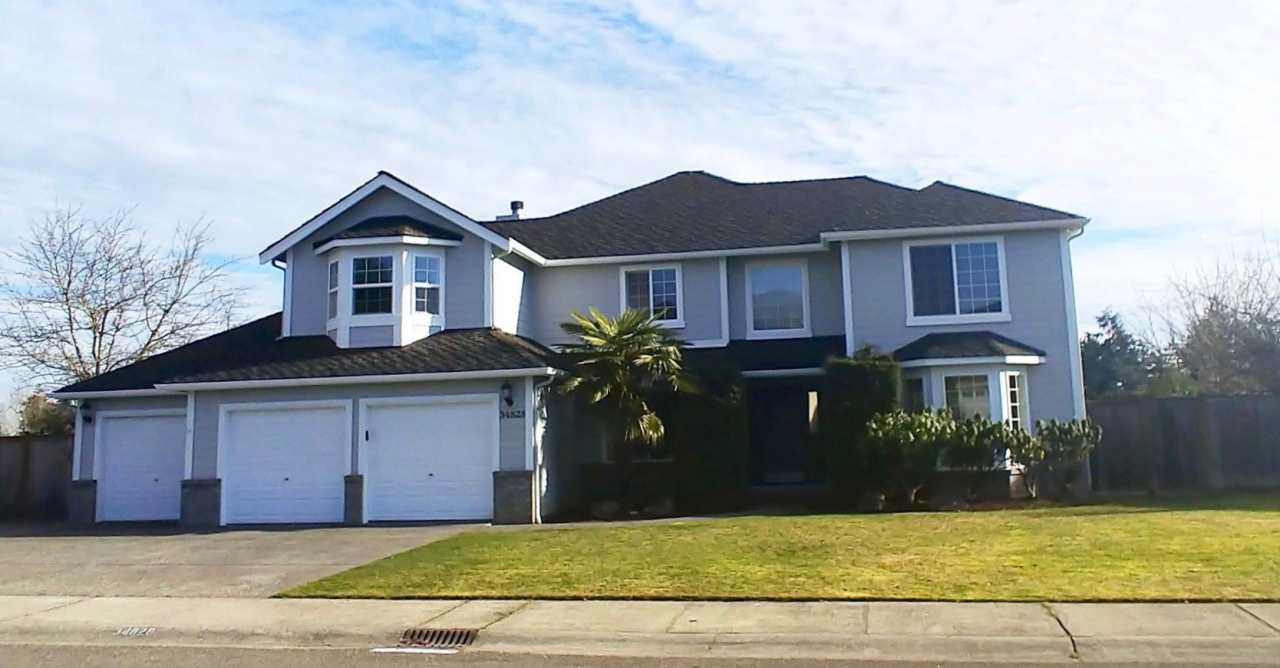 Large 2 story home Campus Highlands - 4 bedroom plus bonus room  Den - Available July 1st, 2025