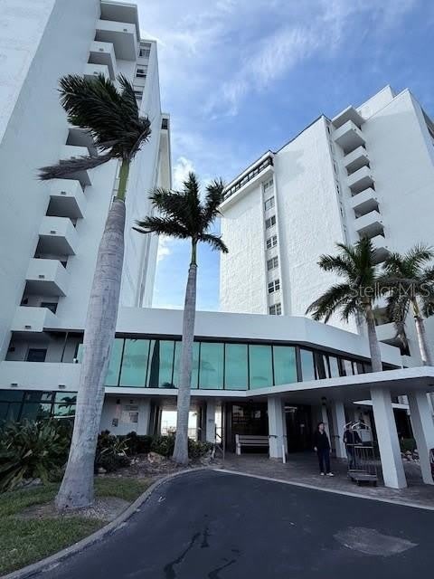 19 WHISPERING SANDS DRIVE