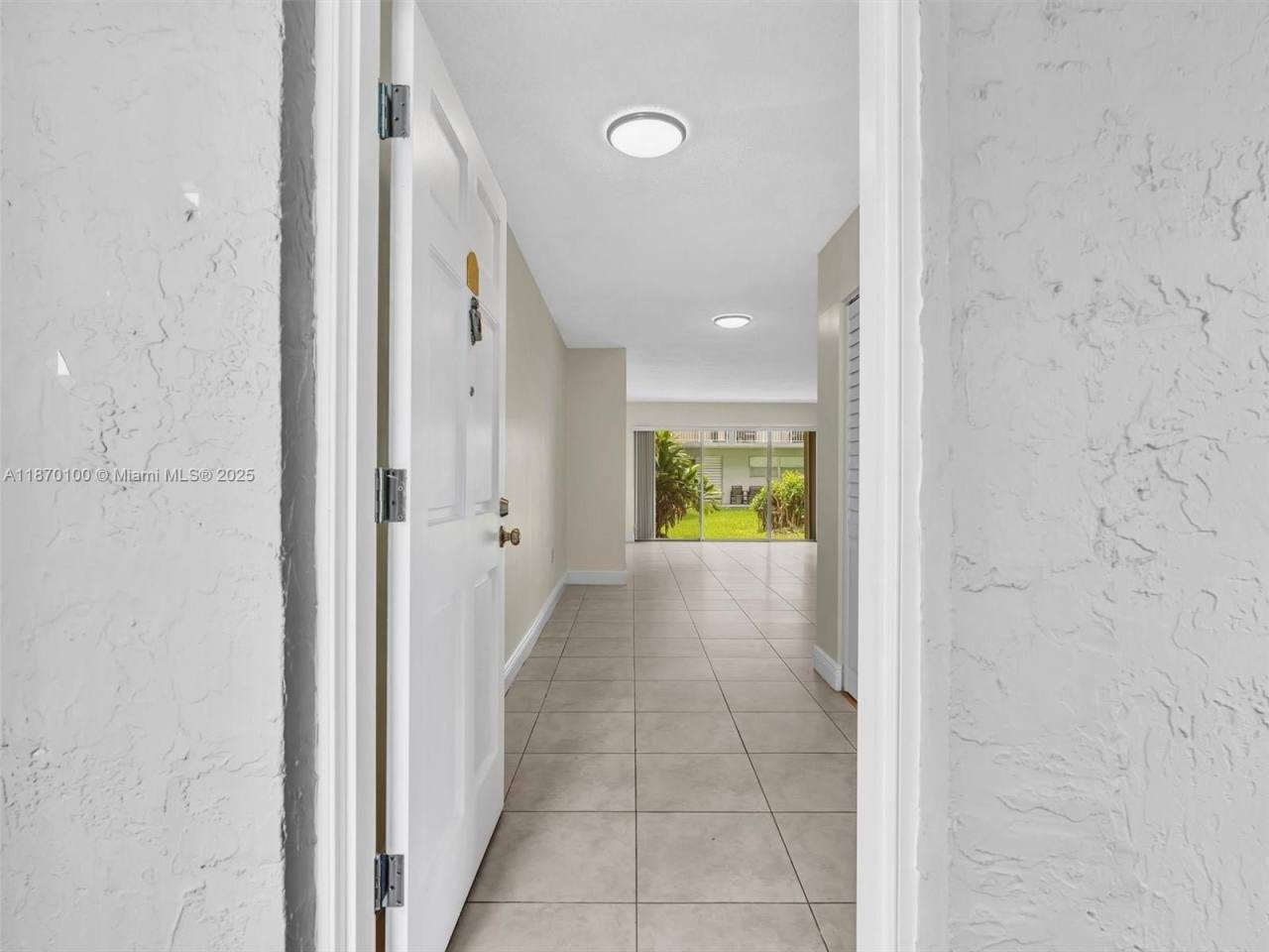 9367 Fontainebleau Blvd