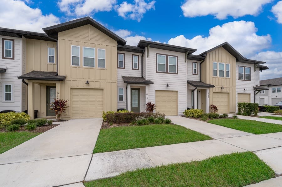 1013 Plantation Lane - 1