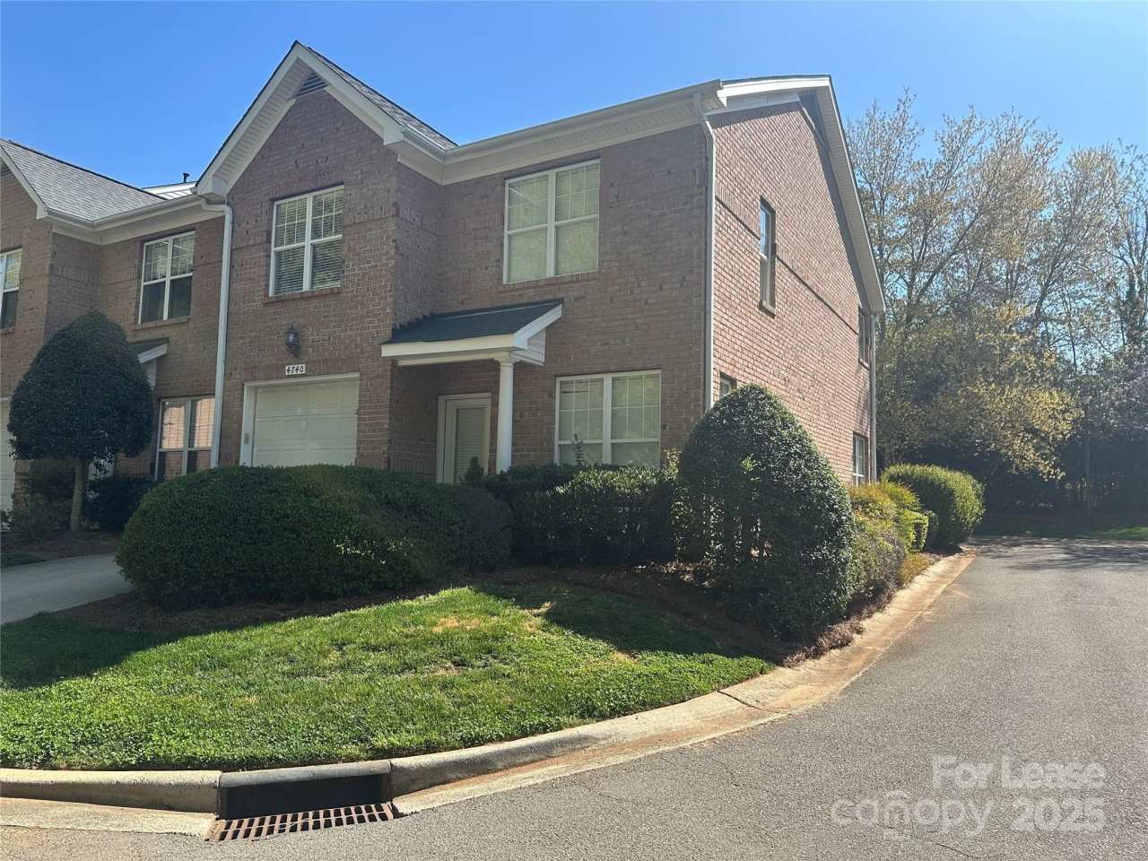 4740 Hunter Crest Lane