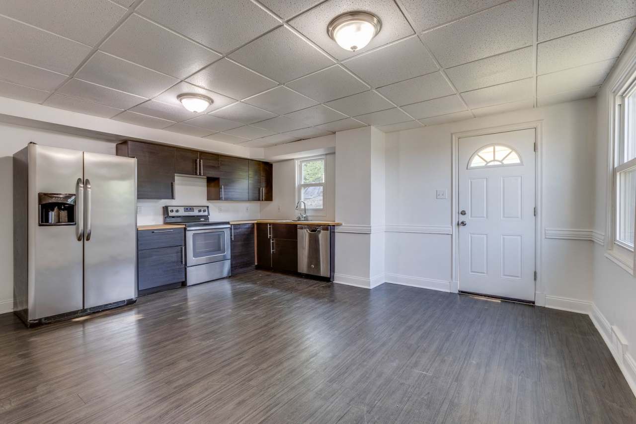 Available APRIL 2026 - Beautiful 2 bedroom home in Mt Washington!