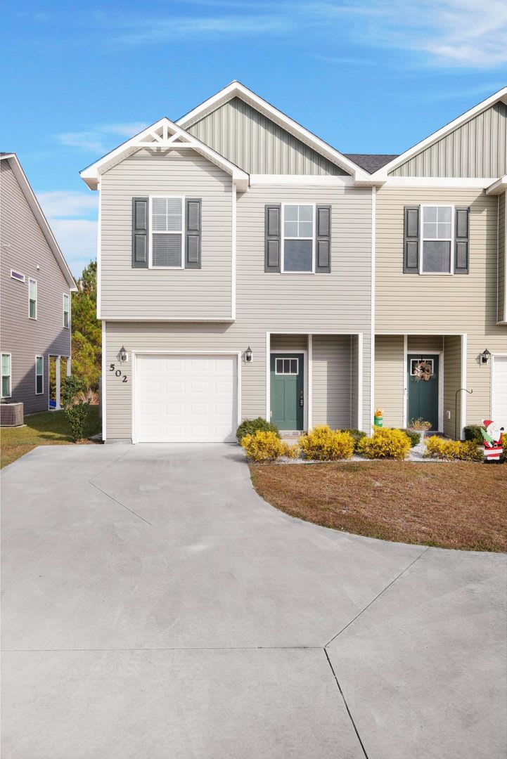 Townhouse For Rent in Holly Ridge