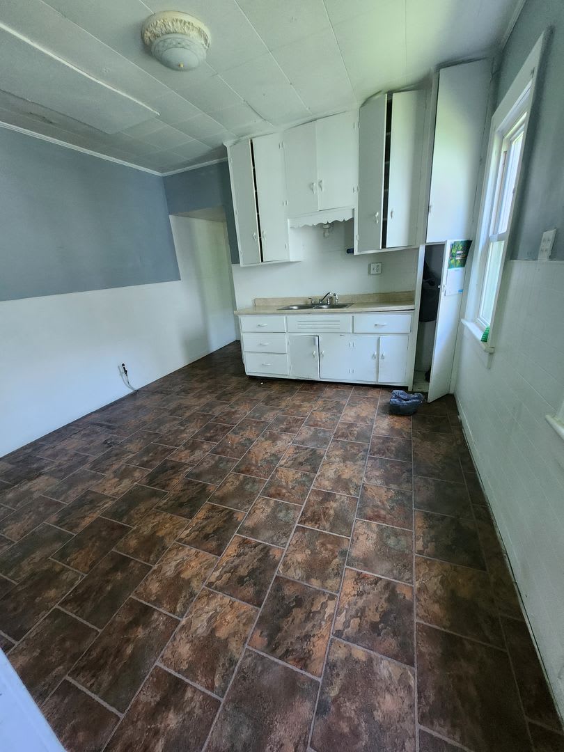 750 includes all utilities