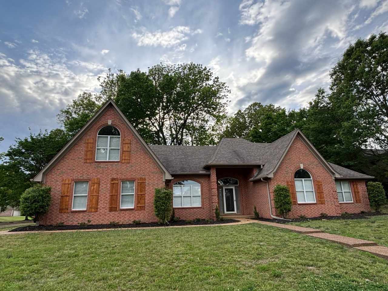 ****JUST REDUCED****1705 Cedar Lake Cove Hernando, MS 38632