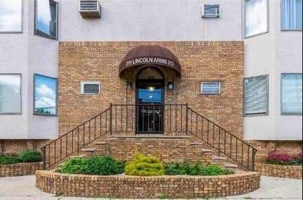 211-213 PROSPECT AVE