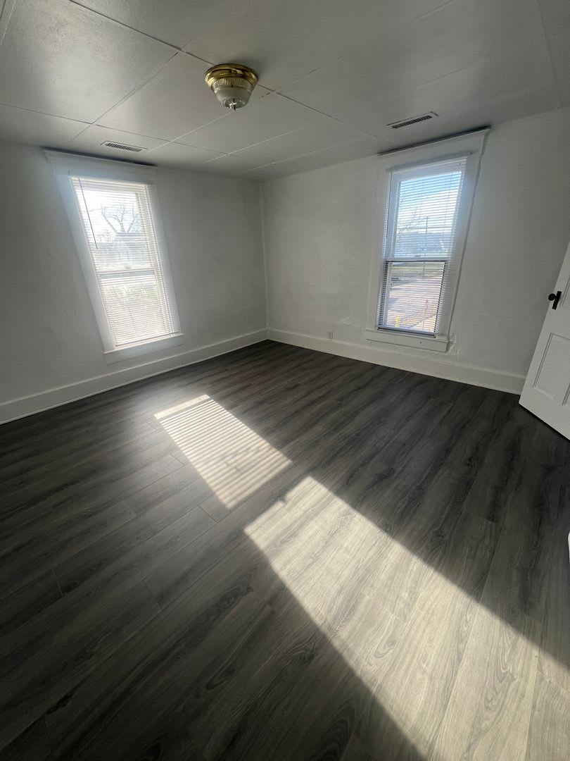 1 Bedroom Apartment close to Downtown