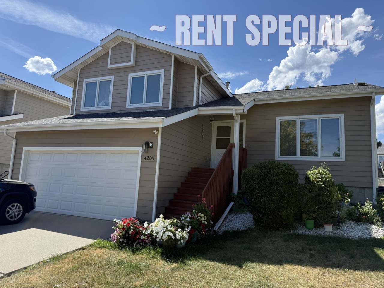 ~ RENT SPECIAL ~ HOLIDAY MERRINESS ~ 3 Bedroom, 3 Bath Home for rent Close to the Hospital