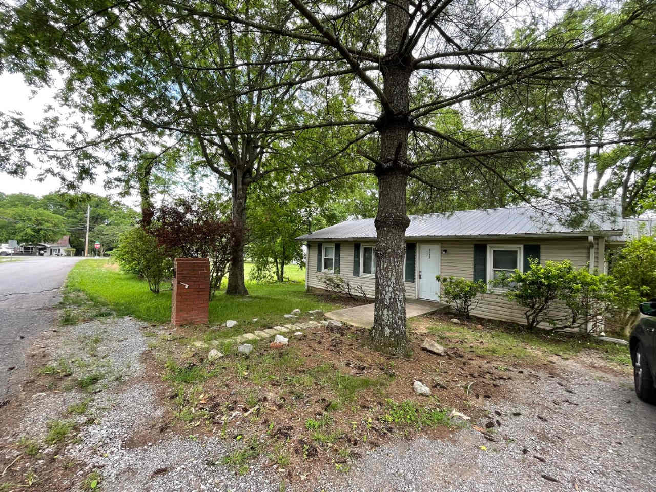 3-Bedroom Home for Rent – Big Yard  Modern Upgrades