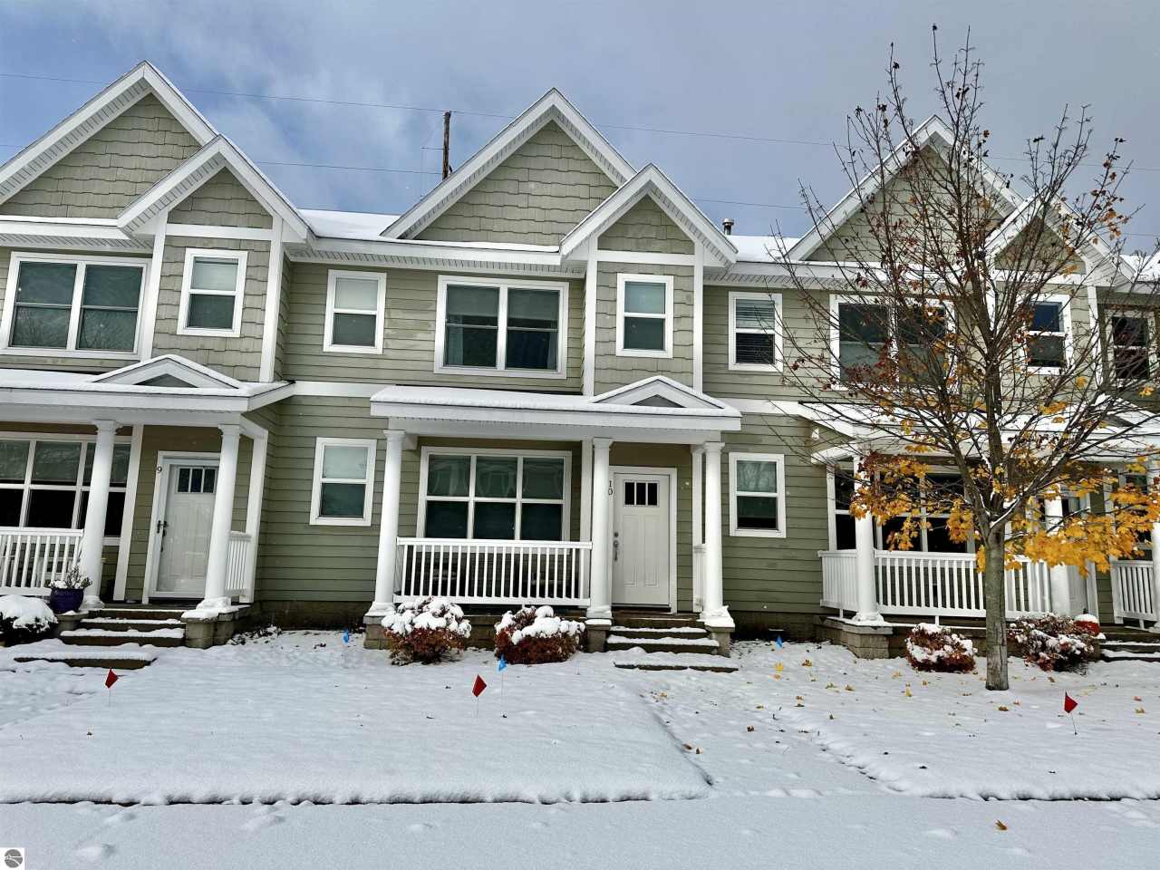 982 Lake Ridge Drive