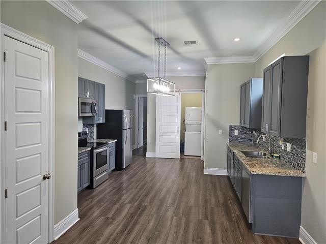 2401 S SARATOGA Street