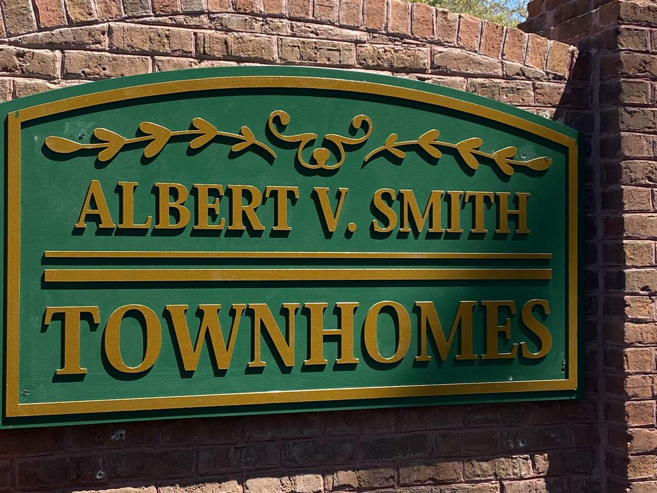 819 John B White Sr Blvd