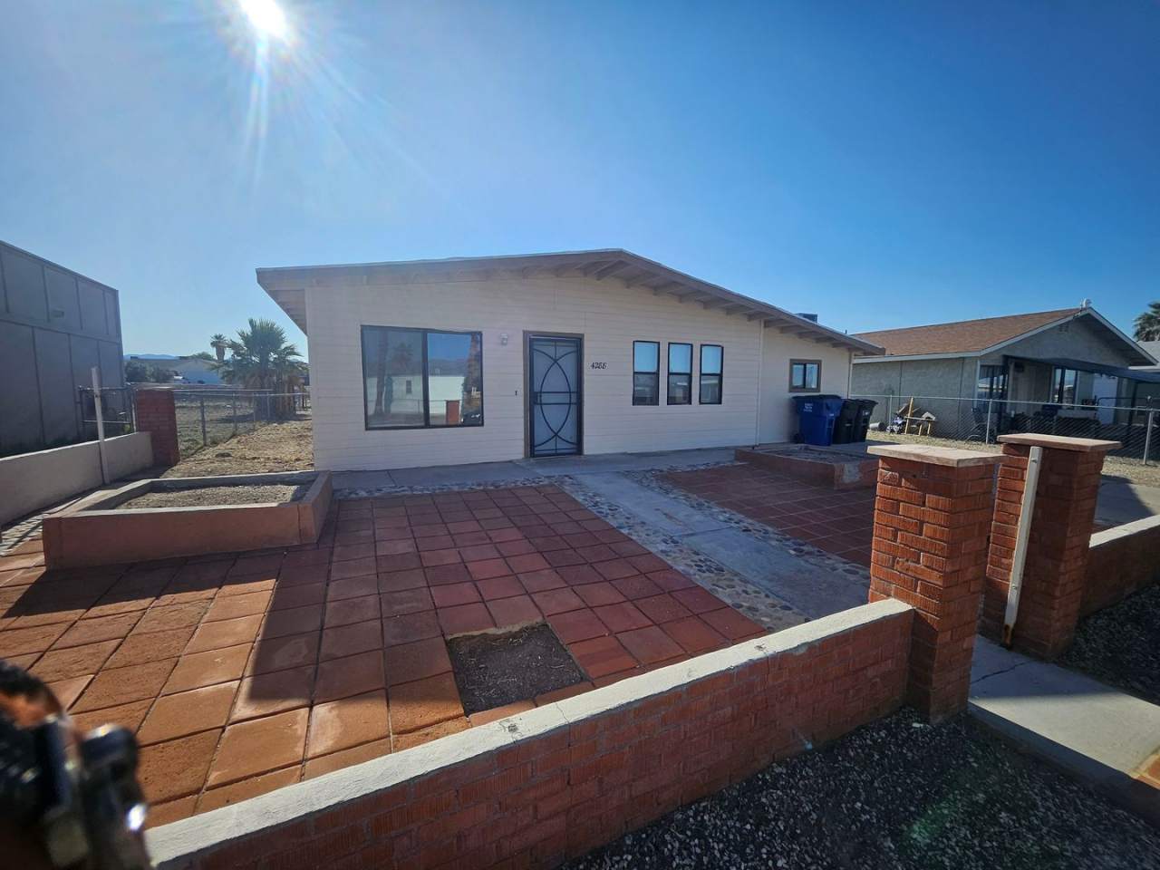 4 BEDROOM HOUSE in Fort Mohave.