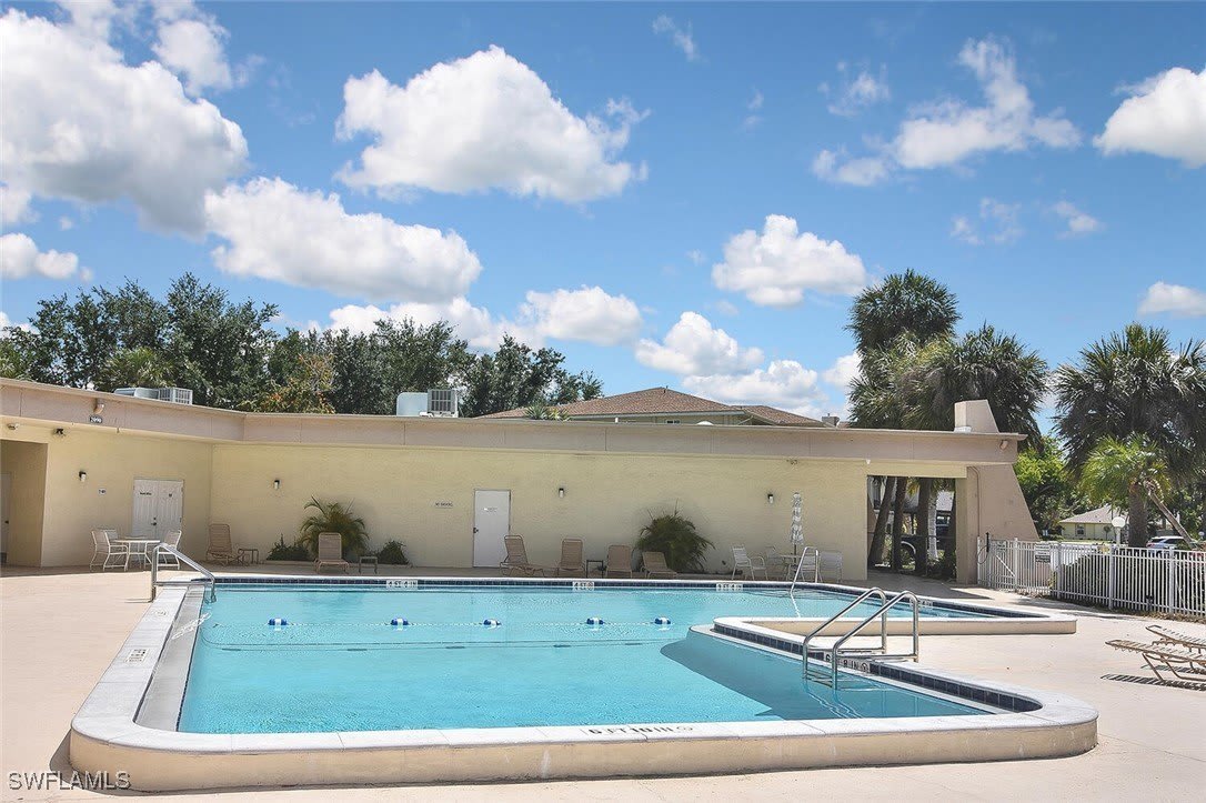 2079 Barkeley Lane unit: 8