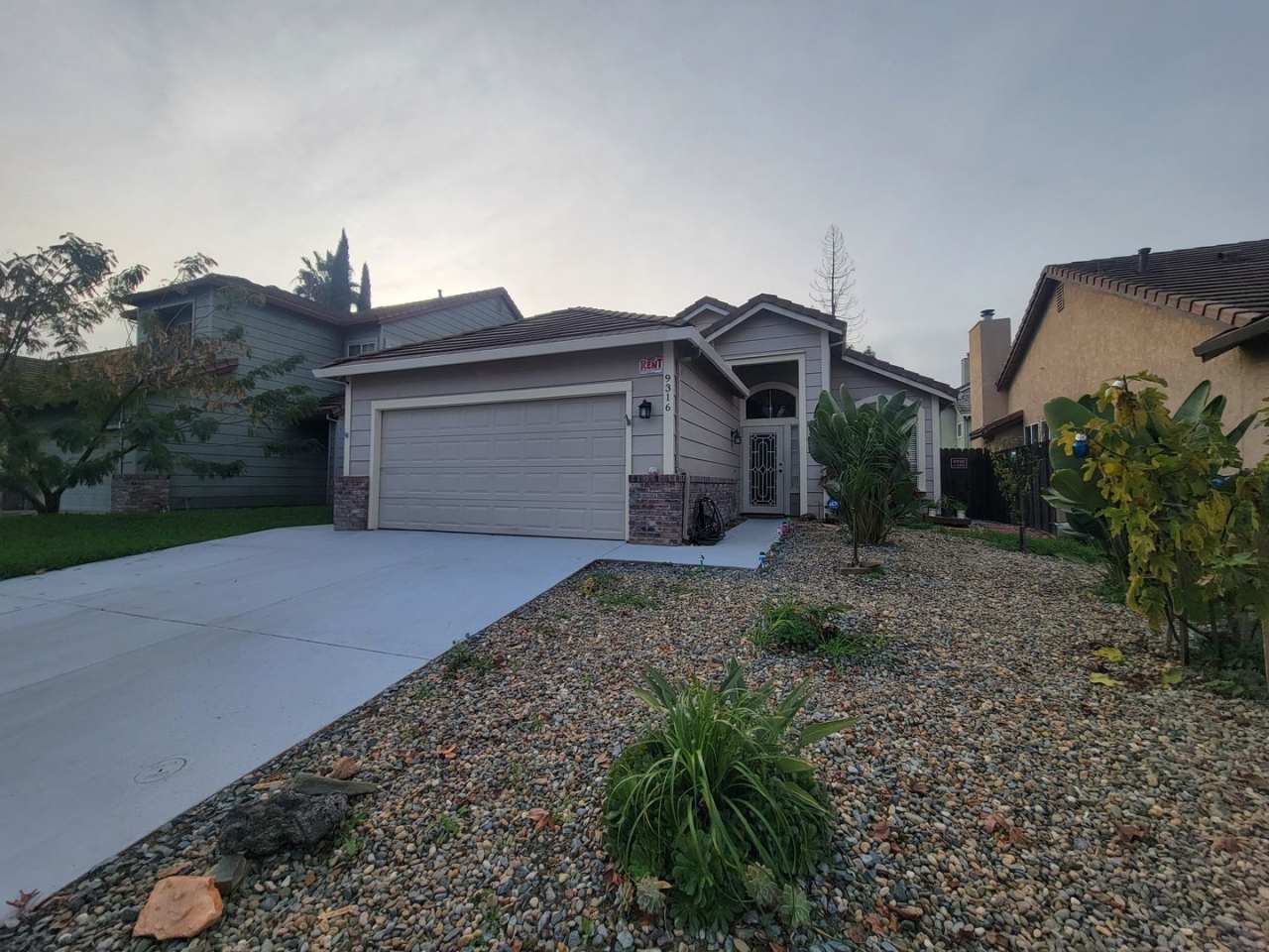 Going Quickly! Charming 3 bedroom 2 bath in Elk Grove 9316 Cauldfield Dr 95758
