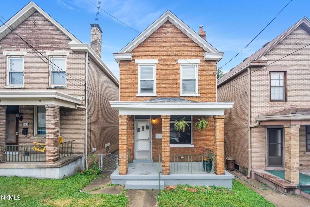 210 Lafayette Avenue