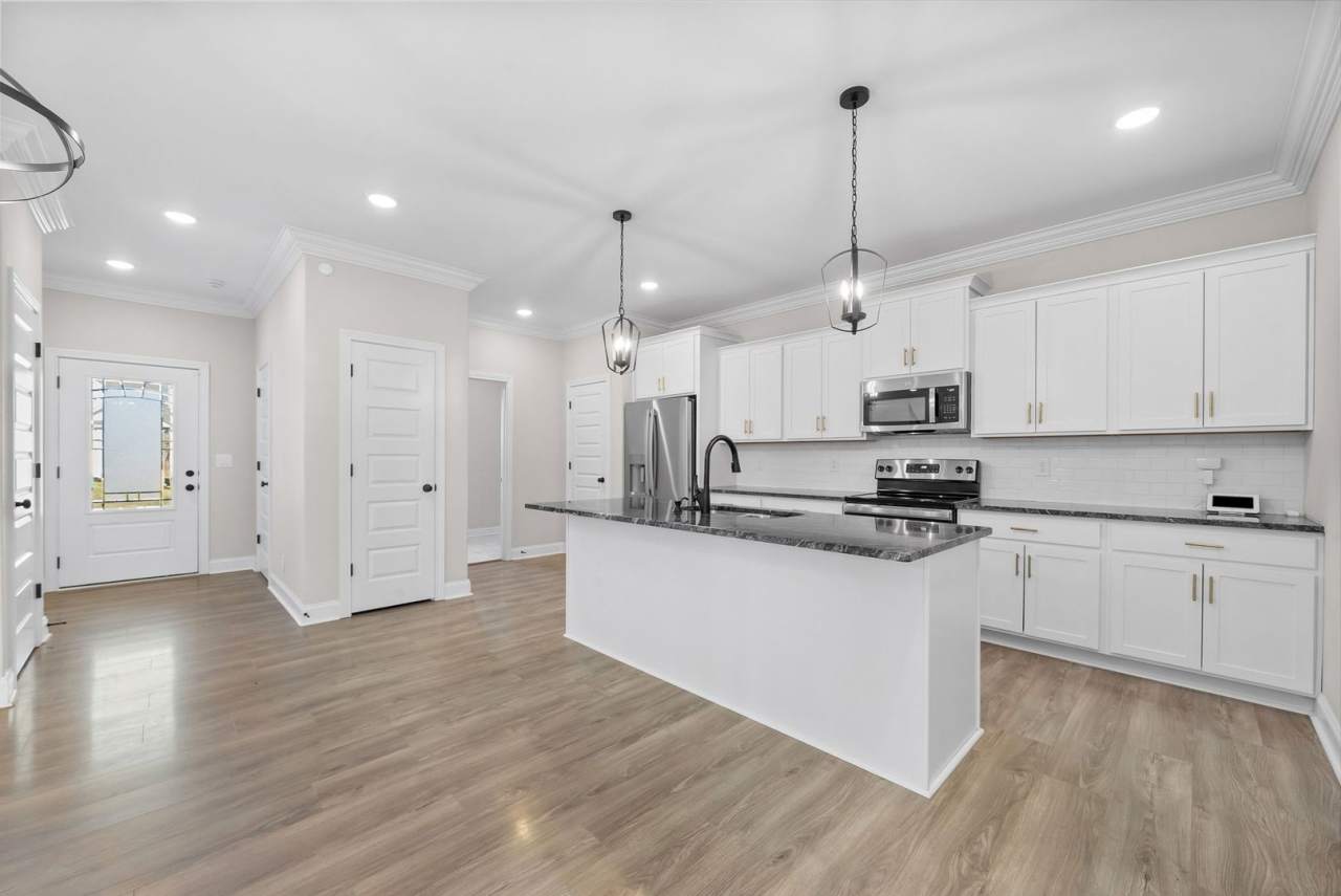 3 Bedroom 2 1/2 Bath Dog Friendly Home For Rent!