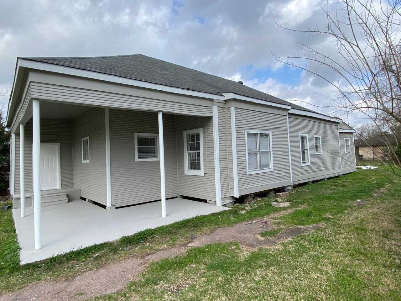 Great 4/2 property with recent updates!