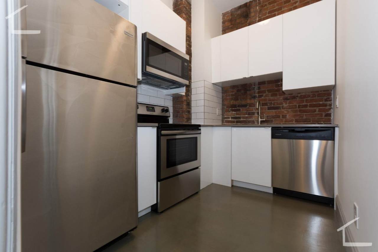 Beautiful luxury 2 bed near the Prudential Center and Berklee!