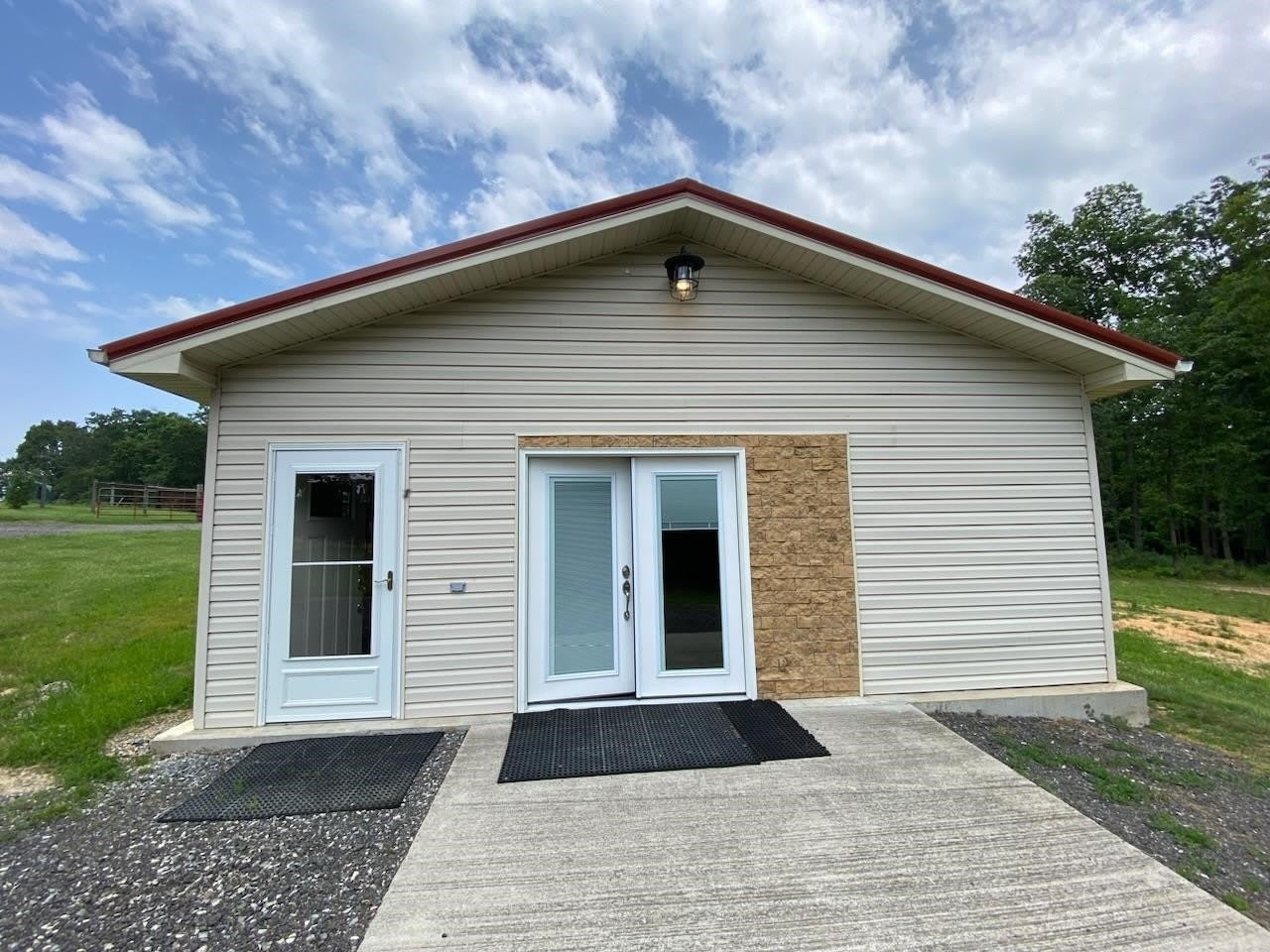 2724 Lantern Road