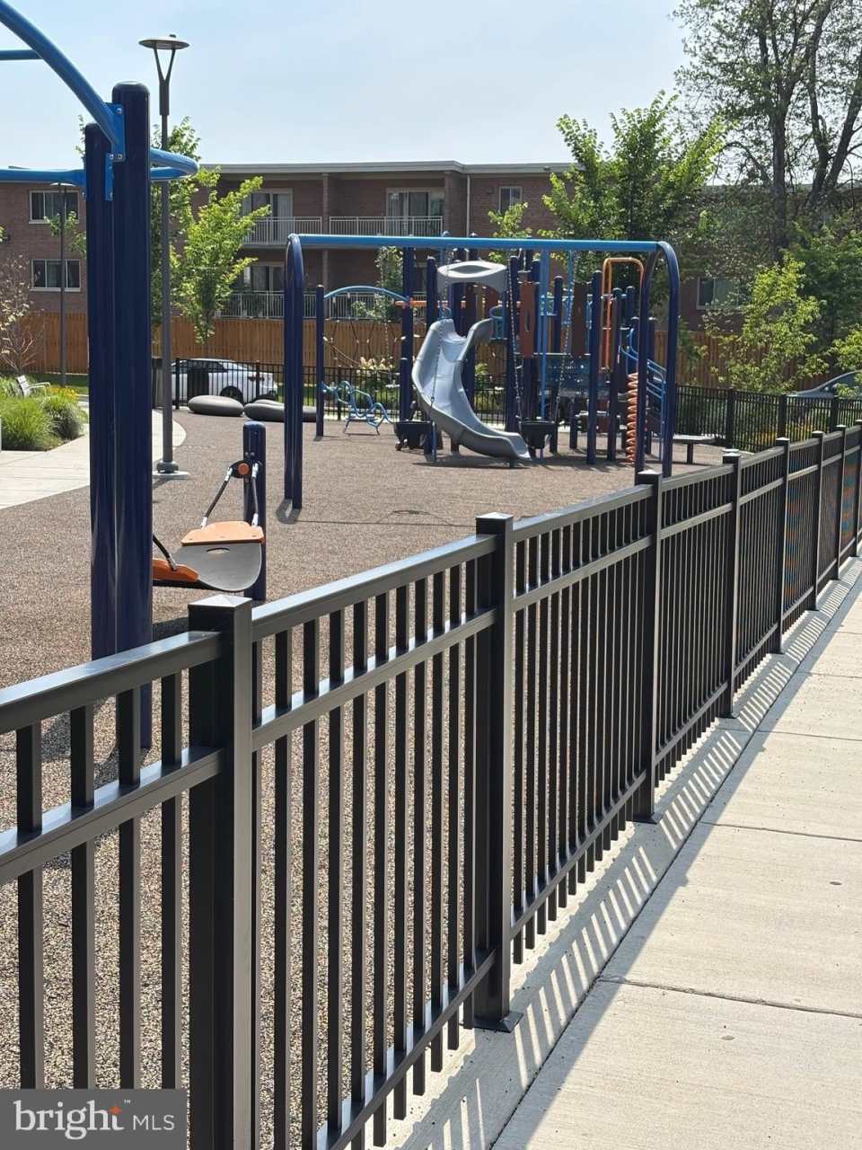 7373 ARLINGTON Boulevard