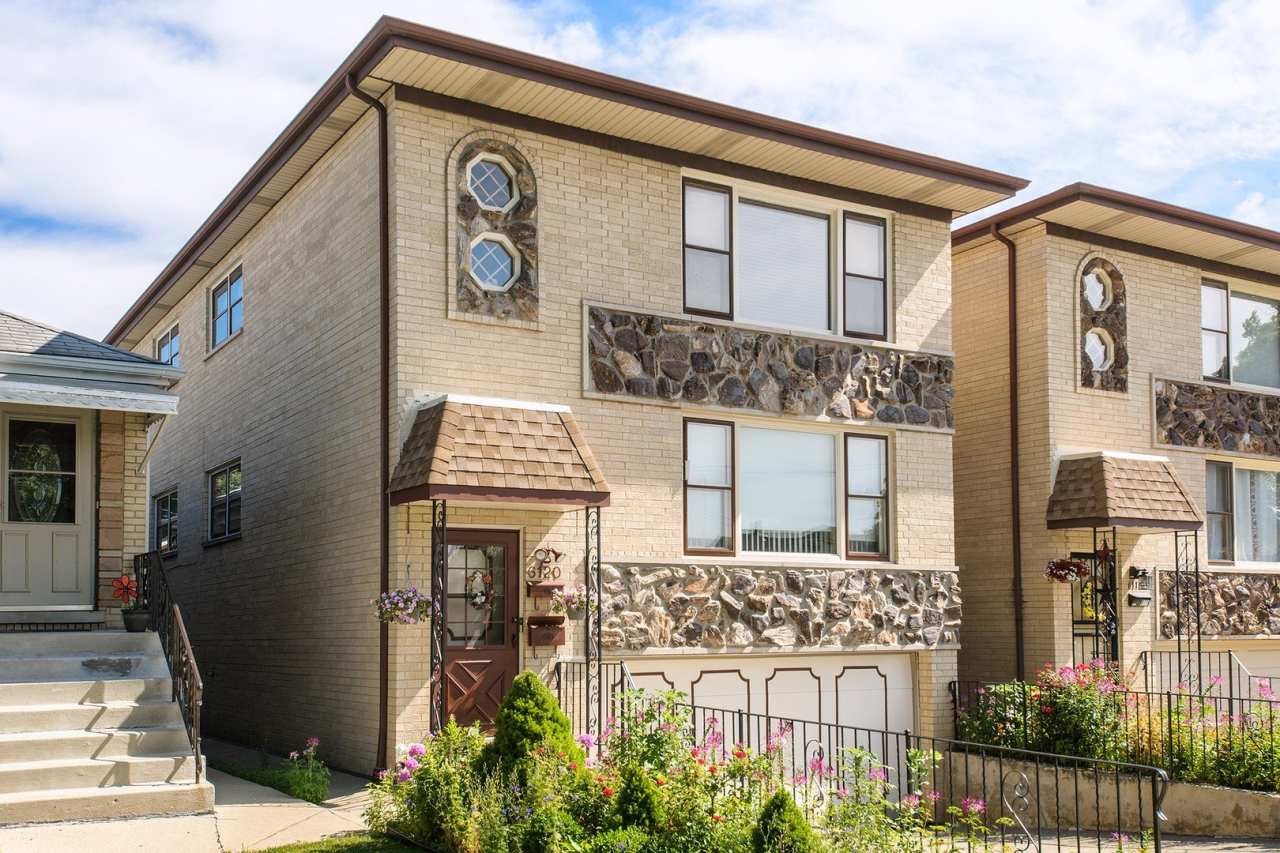 6120 W Eastwood Avenue