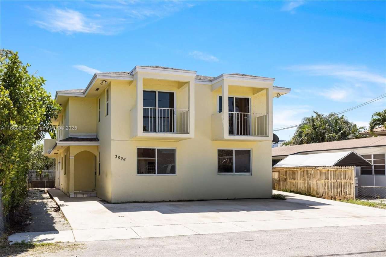3524 NW 4th Ter