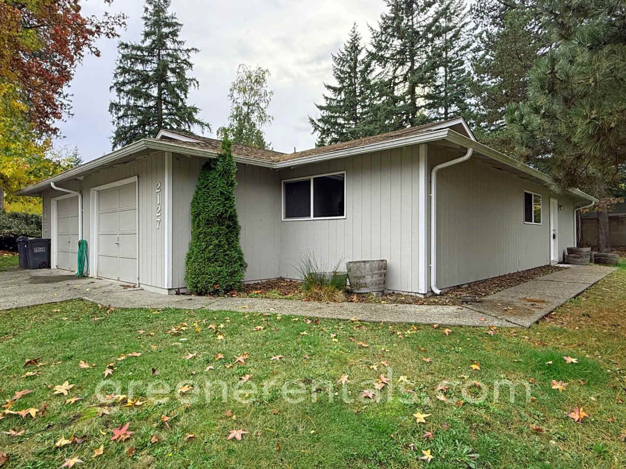 2BR/1BA Duplex in Desirable West Olympia Location