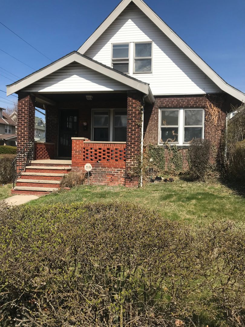 Freshly Renovated 3 Bed, 1 Bath Home – South Collinwood – Section 8 Welcome!