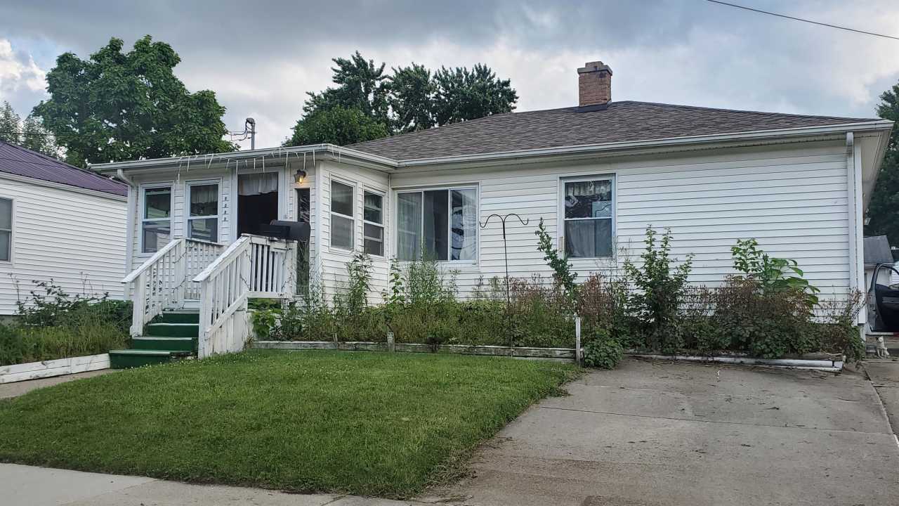 3813 Larchmont Street