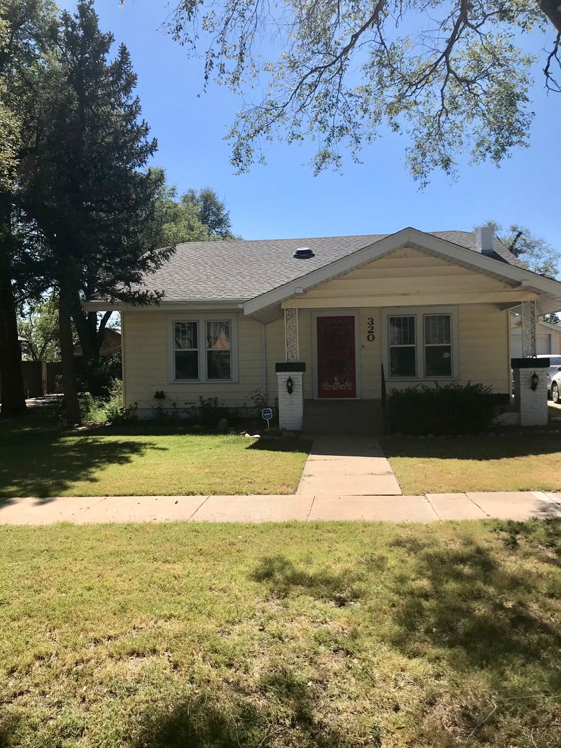 4 Bedroom, 2 Bath in Sunset Terrace!