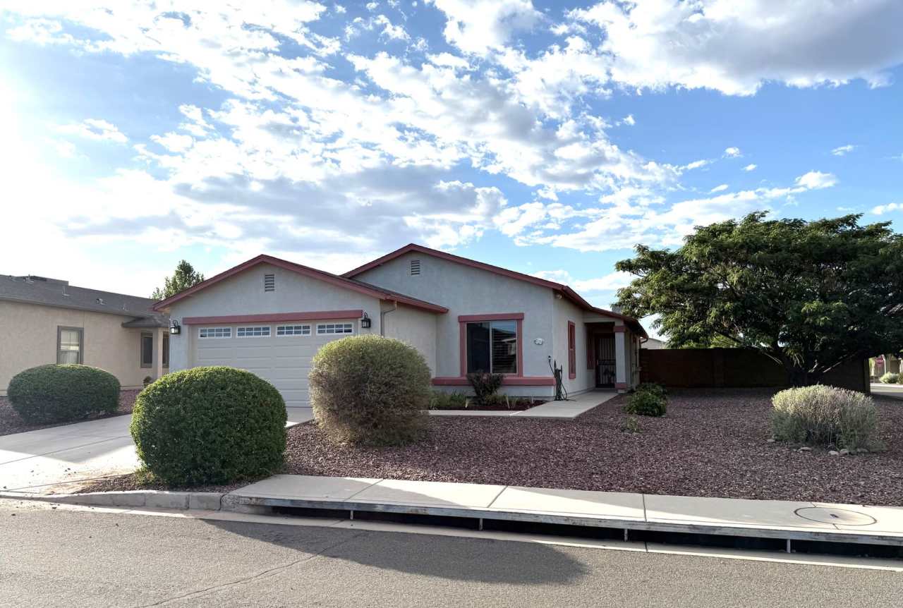 Great home in Chino Valley - Move In Ready!