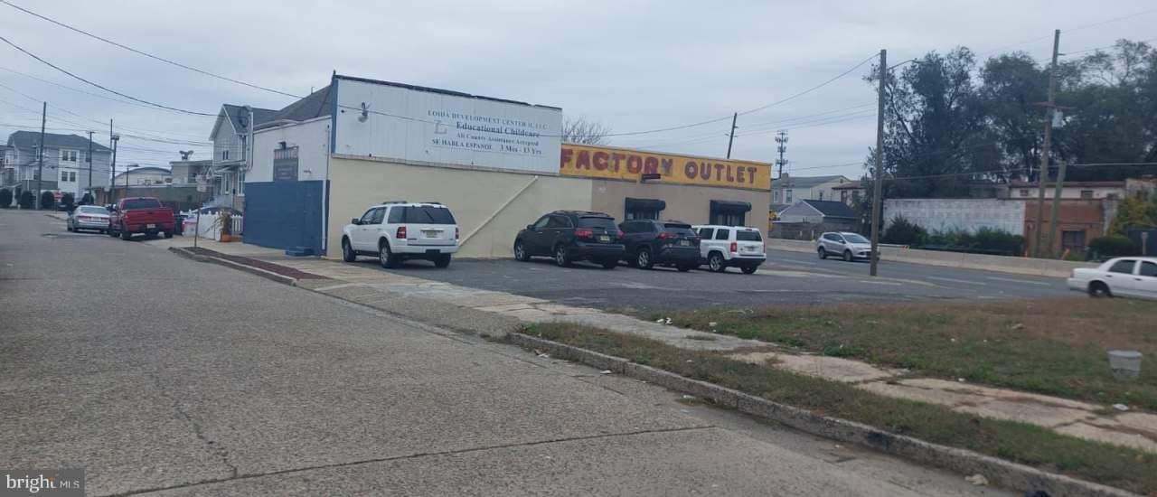 4545 S CRESCENT Boulevard