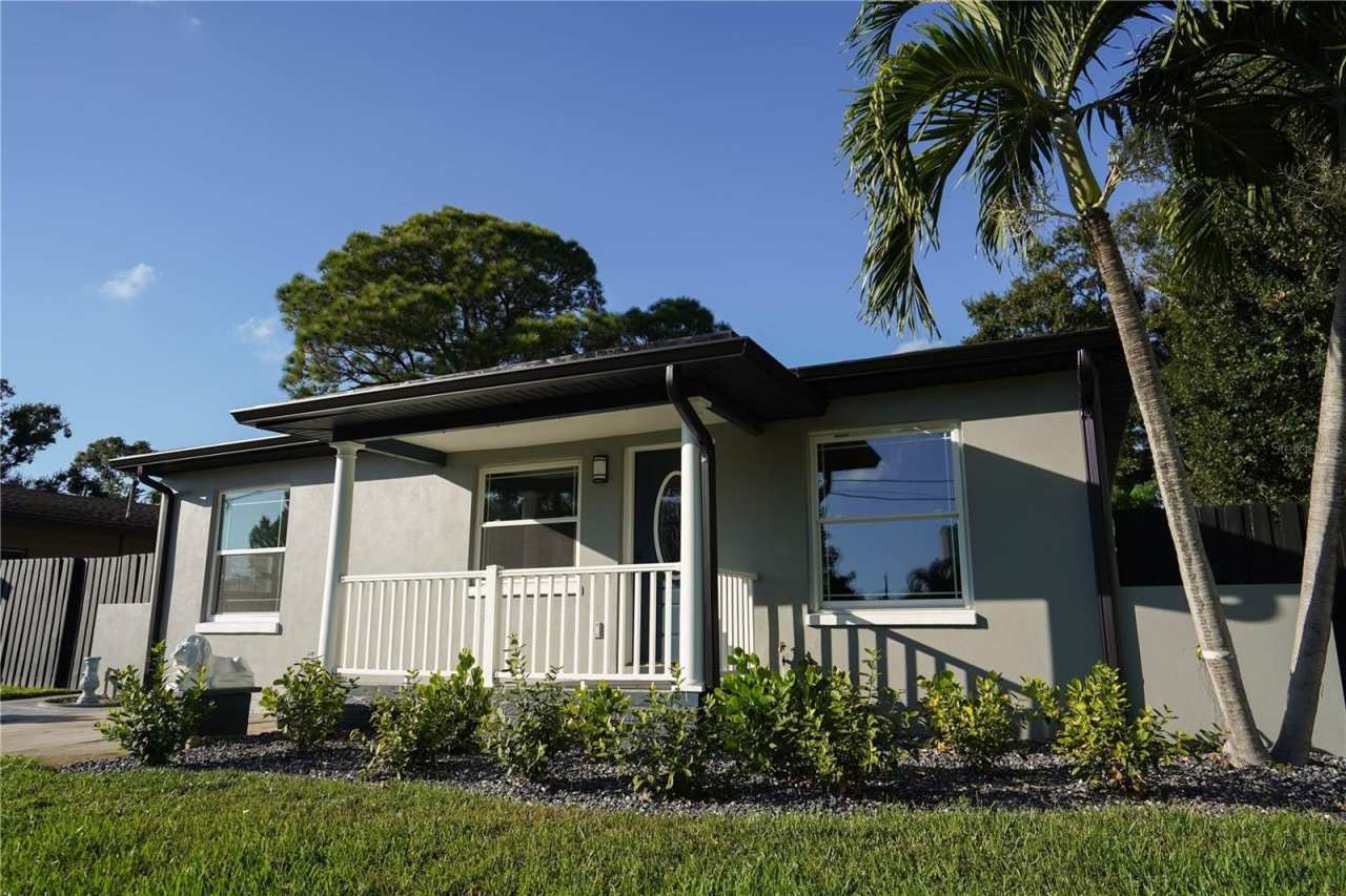 5817 DARTMOUTH AVENUE N