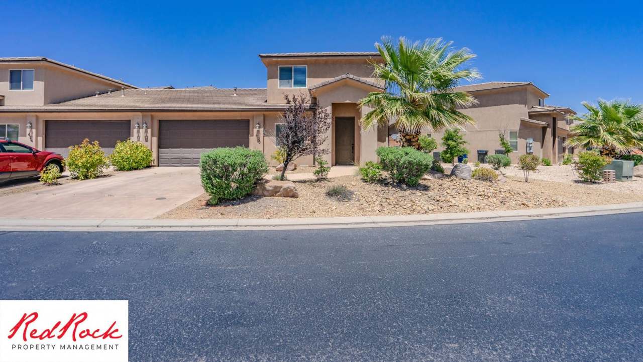 Dog Friendly, Pleasant 4 Bedroom, 2.5 Bathroom Townhome