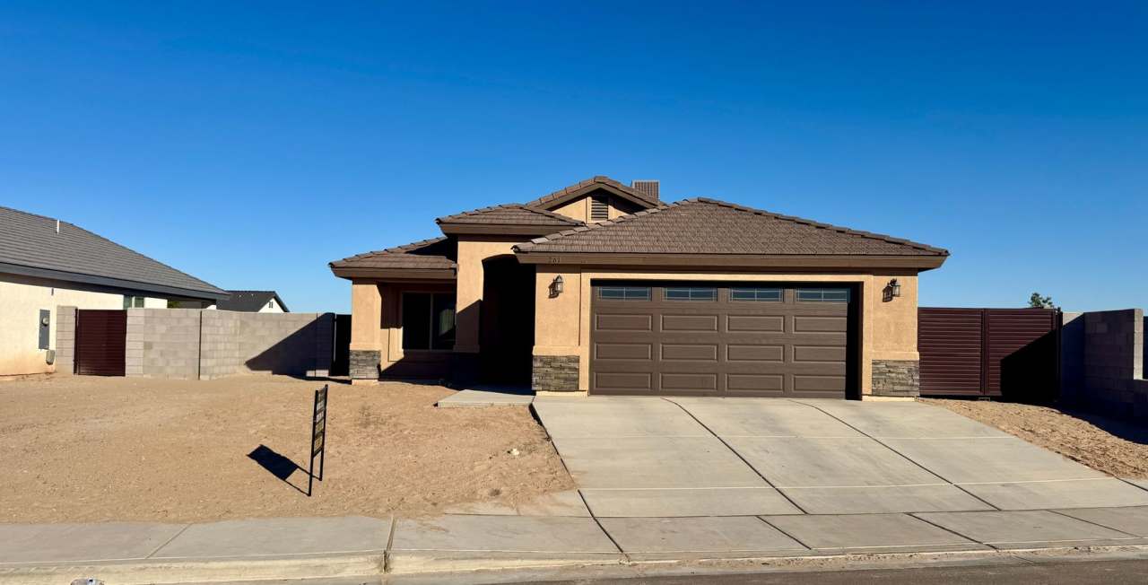 3 Bedroom 2 Bath Home with fencing in San Luis AZ.