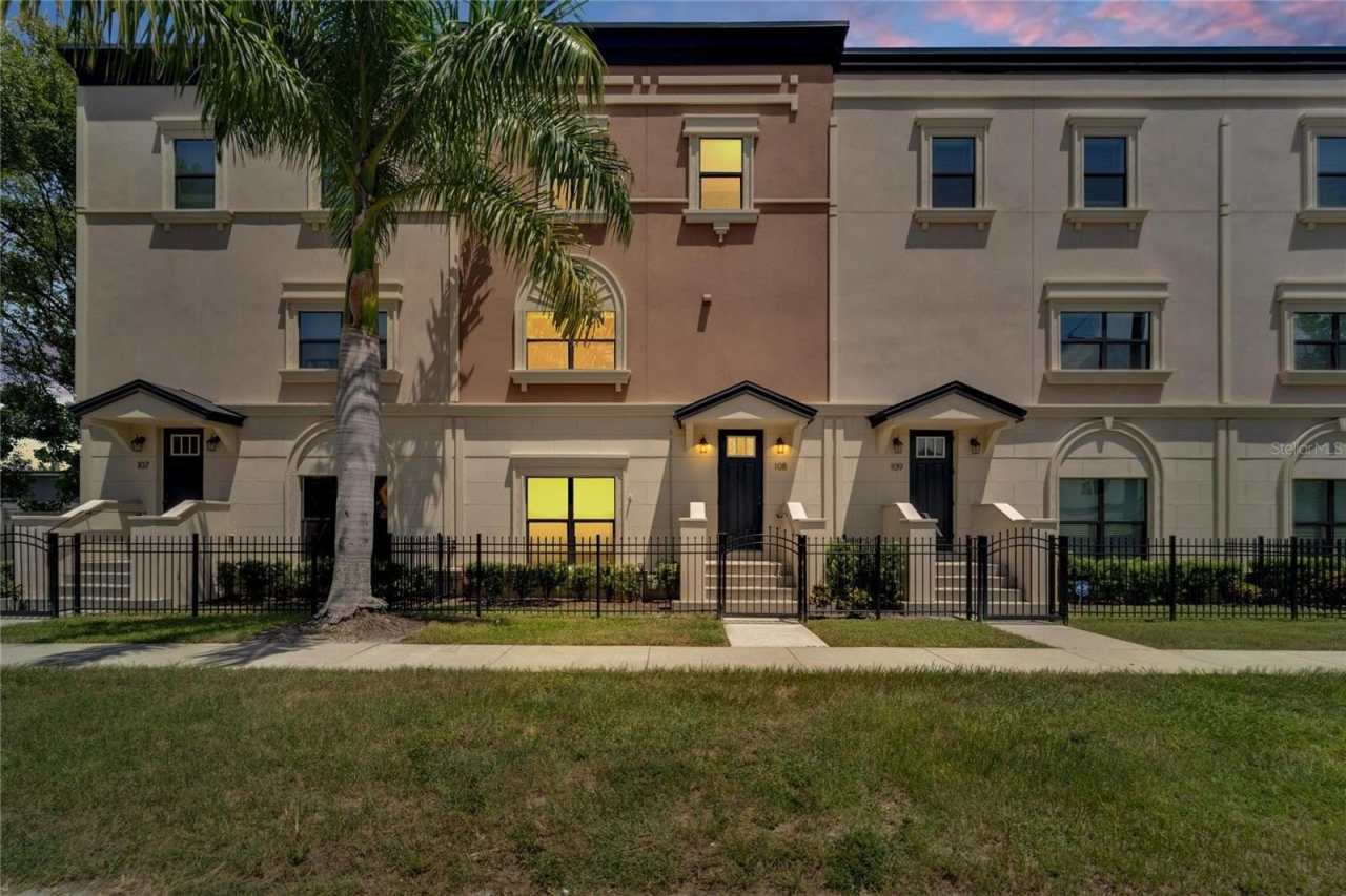 3421 W HORATIO STREET