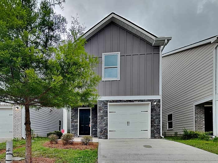 1050 Wedgewood Court Northeast