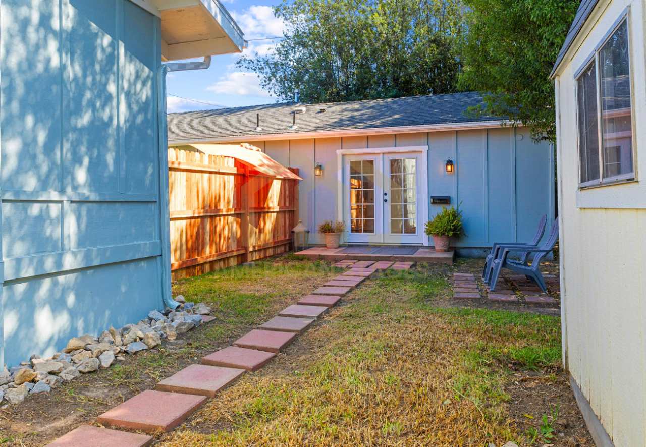 414 West Walnut Avenue #2