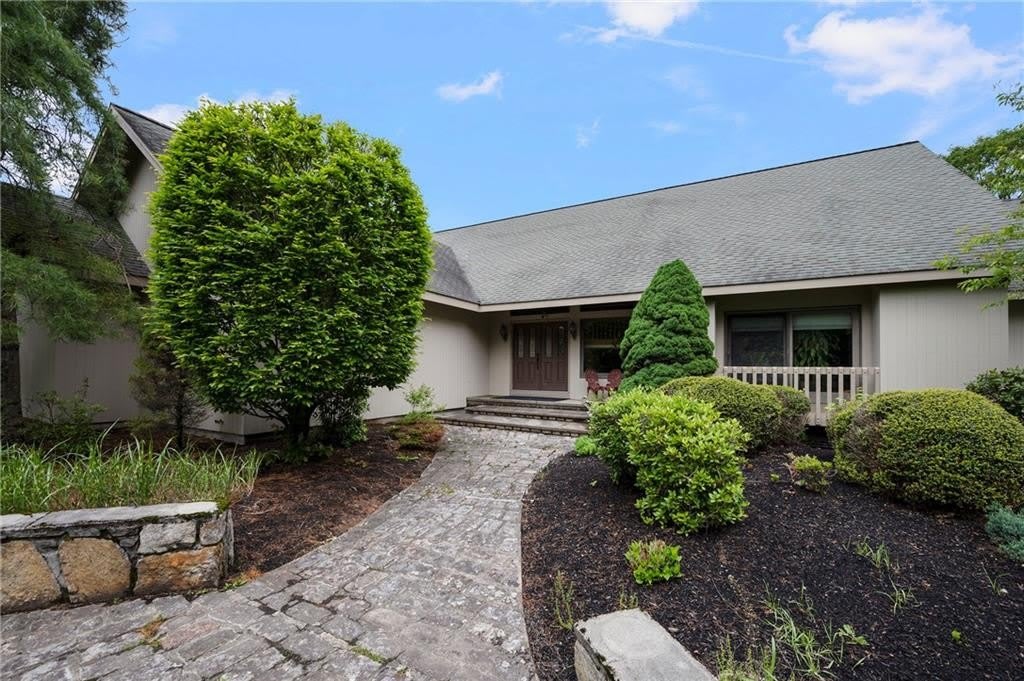 633 Chestnut Hill Road