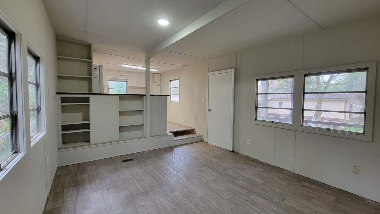 2 Bed 1 Bath, New Interior Paint, New Flooring, Fenced Yard 5325 Se 32nd Ct Ocala, FL 34480