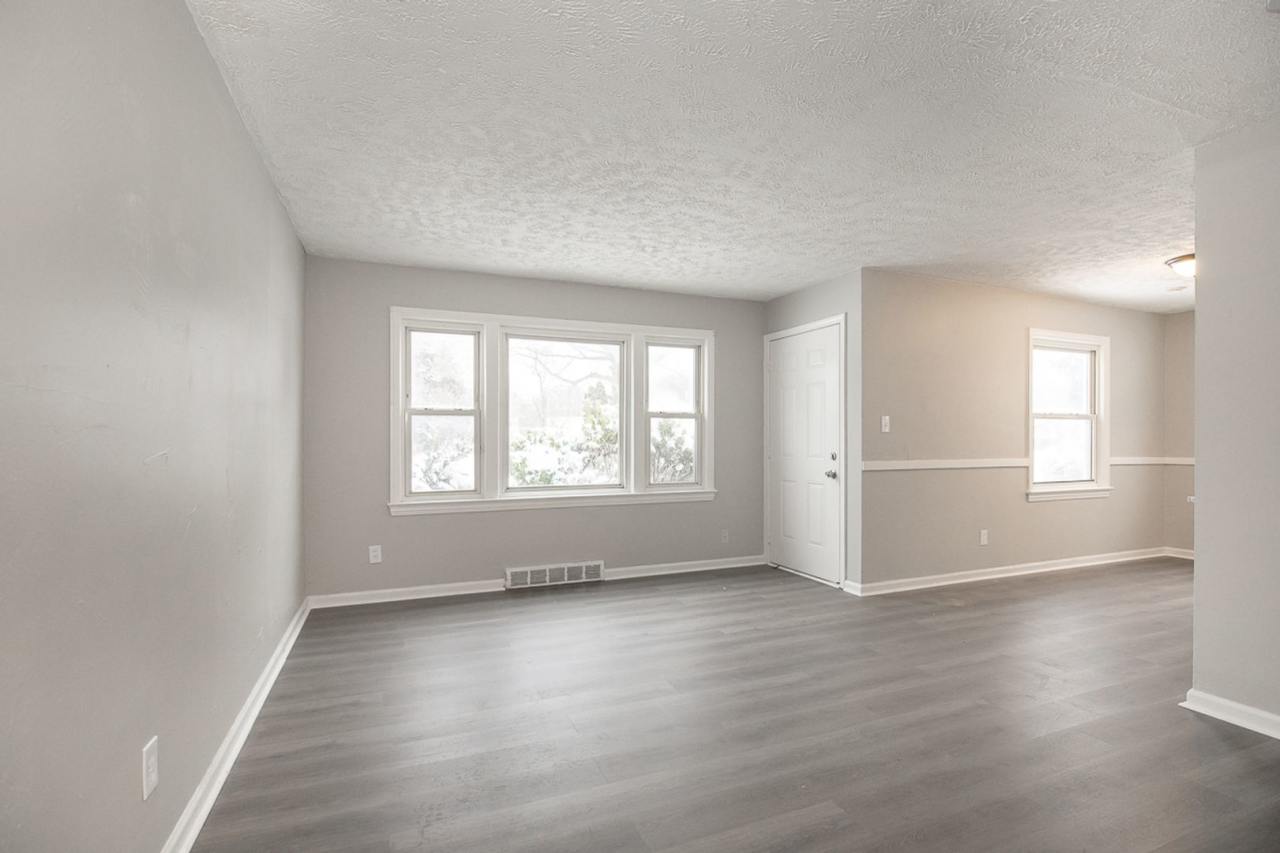 3 BED, 1 BATH BEAUTIFUL SINGLE-FAMILY HOME IN CLEVELAND!