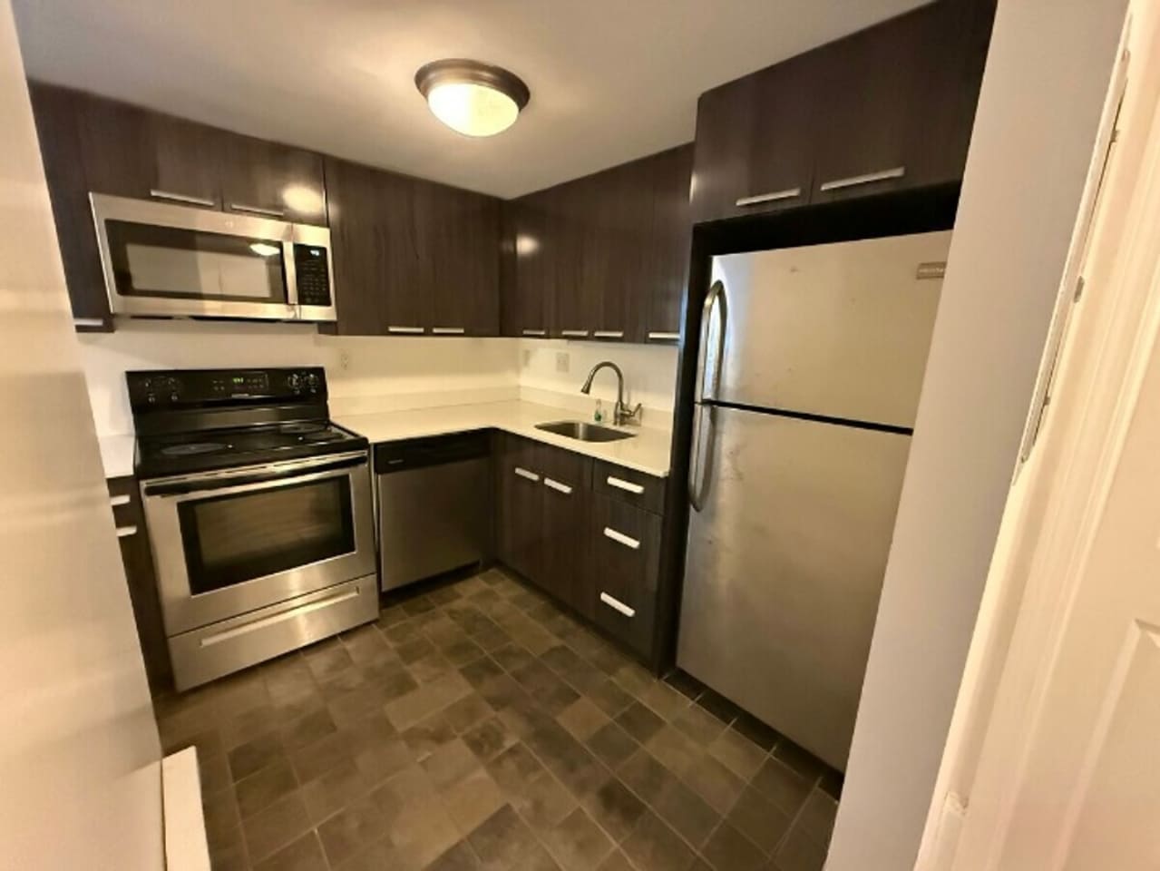 Modern 1 Bedroom Newton Corner