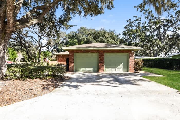 15824 Fairview Point