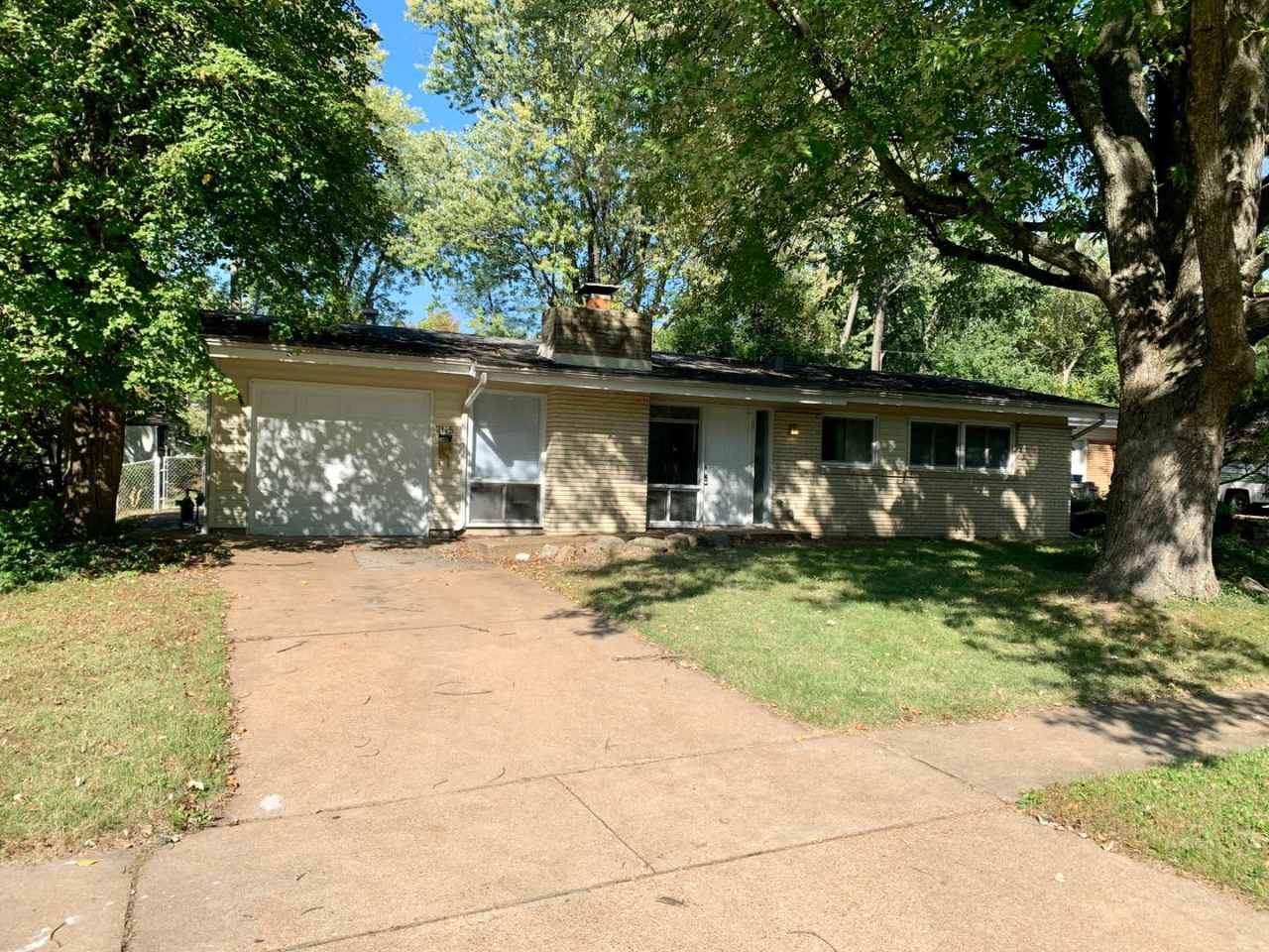 3 Bedroom Home in Florissant - UPDATED KITCHEN! UPDATED FLOORS!